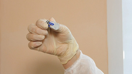 Минздрав РФ зарегистрировал первую в мире назальную вакцину от COVID-19