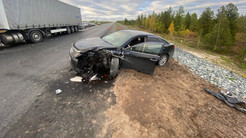 Стала известна судьба водителя Toyota после столкновения с грузовиком возле Нового Уренгоя