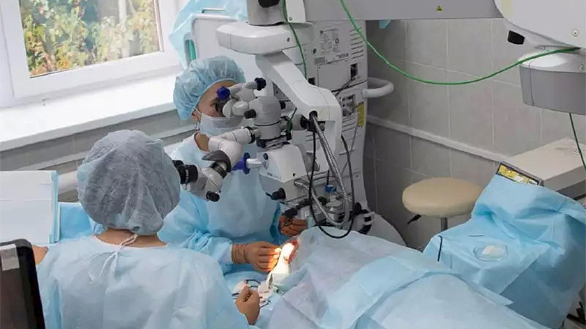Тюменские офтальмологи избавили пациентку от многолетней проблемы со зрением