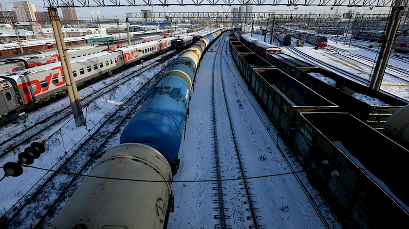 Грузовой поезд насмерть сбил мужчину под Екатеринбургом