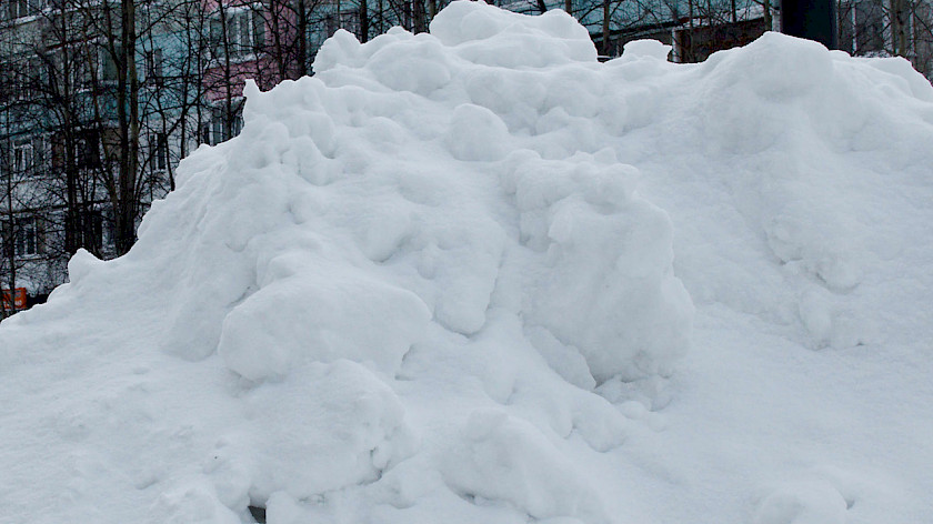 Артюхов призвал мэров северных городов найти управу на не убирающих снег коммунальщиков. ВИДЕО
