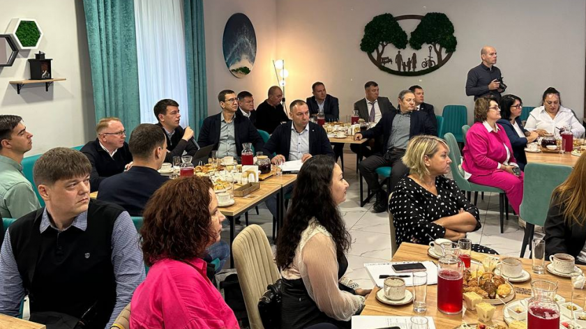 Первый заместитель главы Ямала встретился за бизнес-завтраком с предпринимателями Ноябрьска 