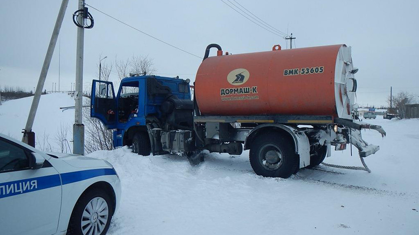 «Уходил от погони и угрожал полицейским»: в Салехарде водитель КамАЗа устроил опасное ралли