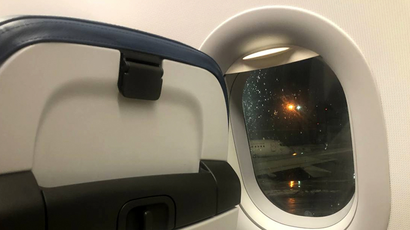 Самолёт в Новый Уренгой совершил вынужденную посадку в аэропорту Тюмени