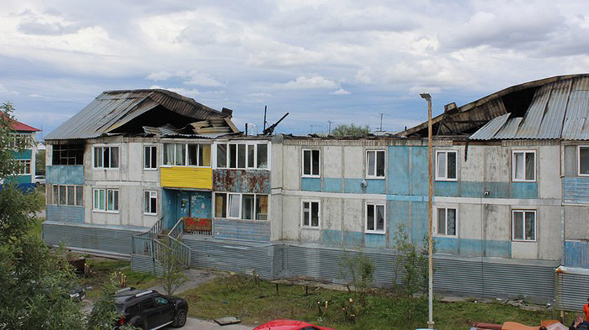 Ямальцам, пострадавшим из-за пожара в жилом доме в Губкинском, начали выплачивать компенсации