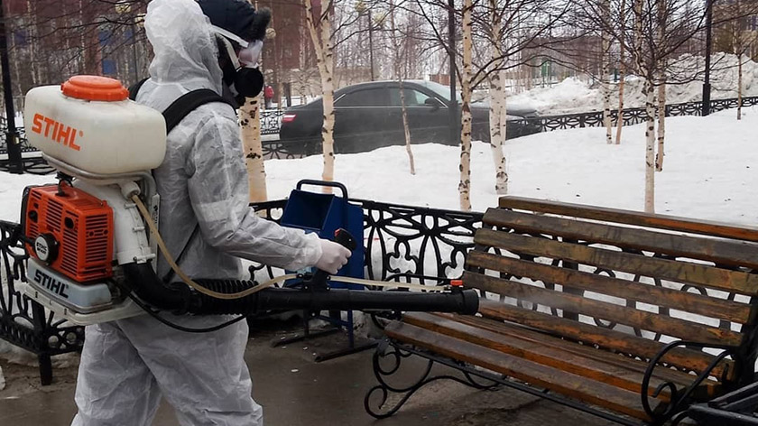 В ямальском посёлке, закрытом на карантин из-за коронавируса, начали тотальную санобработку. ВИДЕО