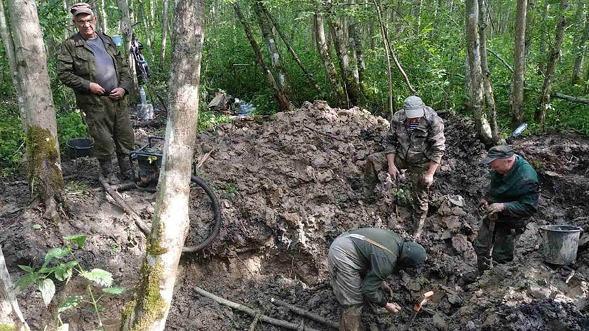 Ямальские поисковики нашли останки погибшего в Великой Отечественной войне летчика