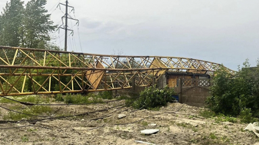 Прокуратура Санкт-Петербурга изучит причины падения строительного крана во время урагана