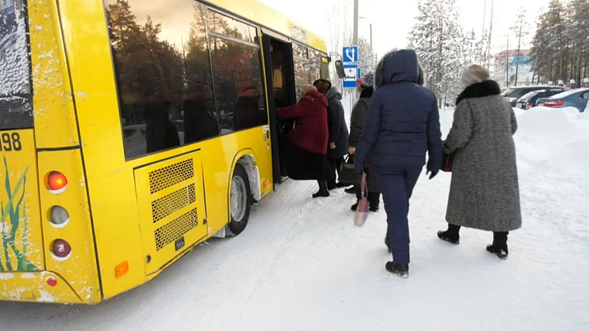 Надымчане пожаловались на переполненные городские автобусы