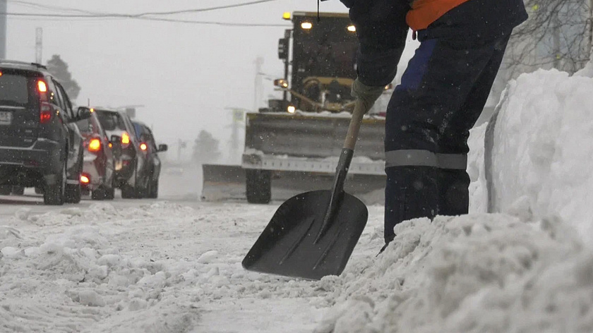 В Ноябрьске намерены начать обрабатывать дороги химреагентами