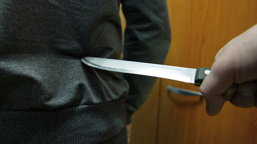 В Салехарде пьяная потасовка у бара закончилась поножовщиной