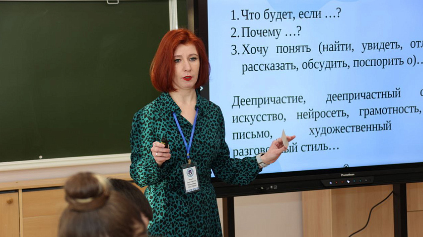 Ямальский учитель преподает русский язык с помощью муралов
