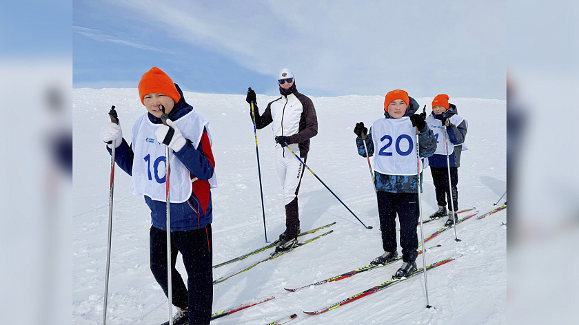 Новопортовские школьники познакомились с техникой лыжных гонок