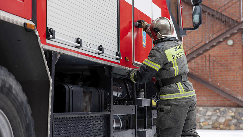 Более 350 человек эвакуировались при пожаре в надымской больнице