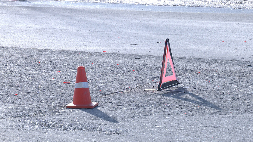 В Новом Уренгое водитель легковушки протаранил столб и скончался