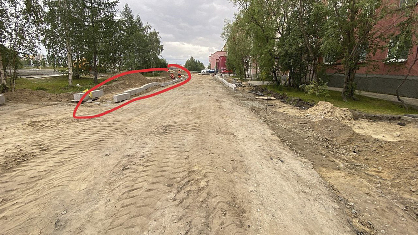 Новоуренгойцы жалуются на нехватку парковок после реконструкции дворов