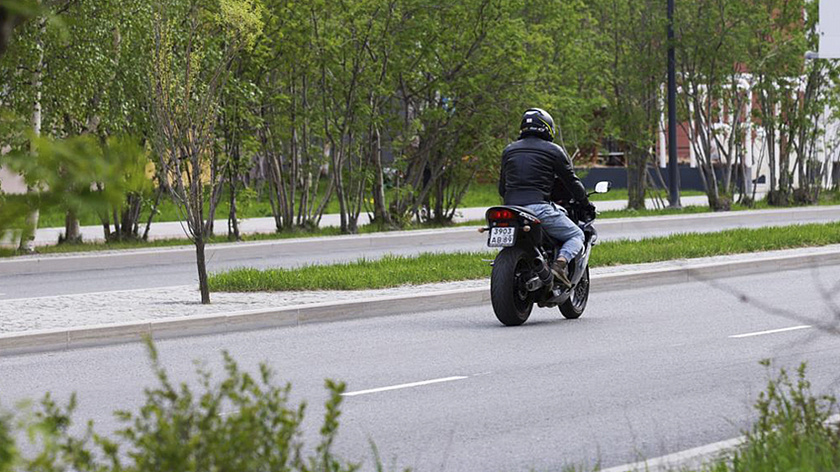 В Екатеринбурге более тысячи байкеров открыли мотосезон в сокращённом формате