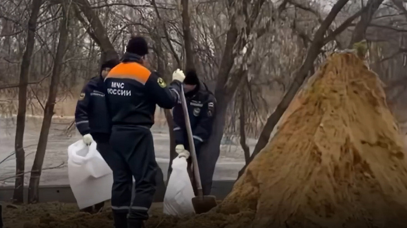 Ямальские спасатели успешно справились с паводками в Курганской области