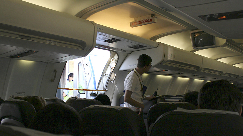 Тюменский врач спасла пассажирку на борту самолёта от возможного инсульта