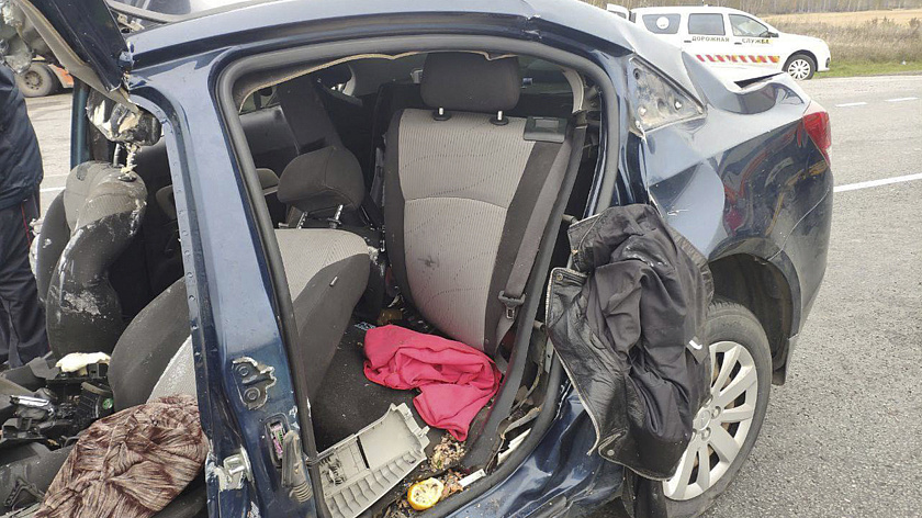 Три человека погибли в жуткой аварии с большегрузом под Тюменью