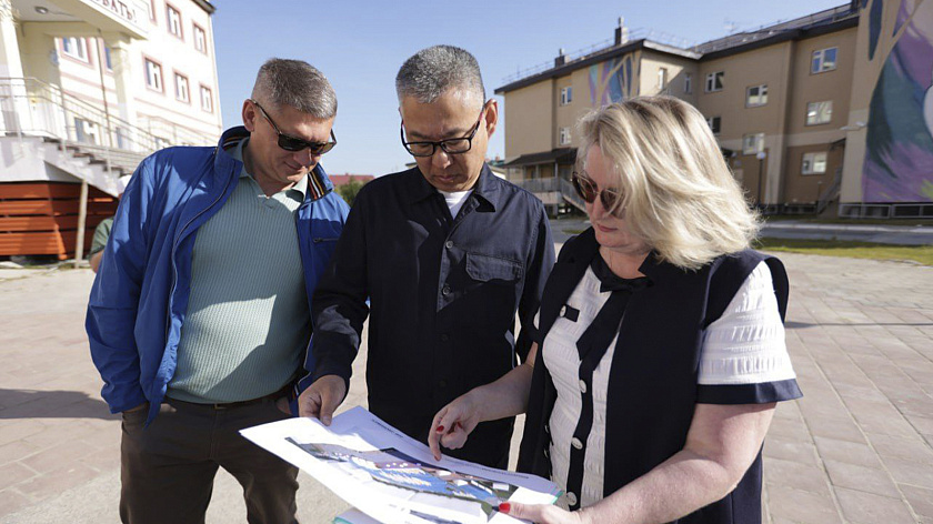 Виктор Югай оценил подготовку школ и детсадов Тазовского к новому учебному году