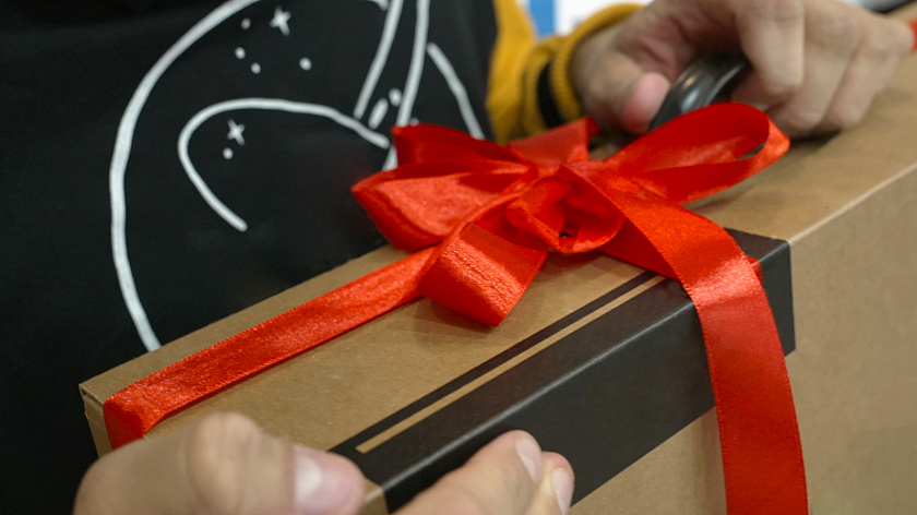 Овечкин сделал памятный подарок девочке, болеющей раком