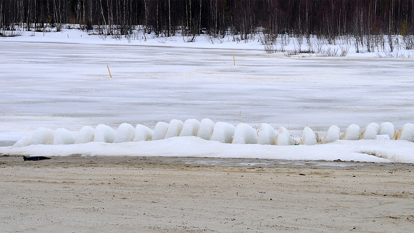 На реке Надым пробурят 5400 лунок для предотвращения ледовых заторов