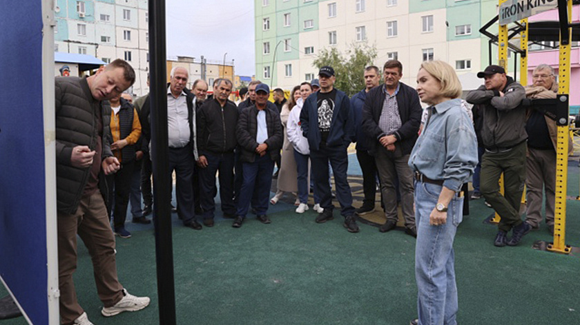 Молдован обсудила с жителями Муравленко благоустройство дворов