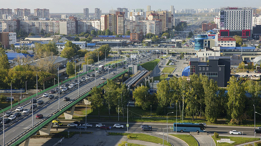 Десять новых автобусов среднего класса вышли на дороги Тюмени