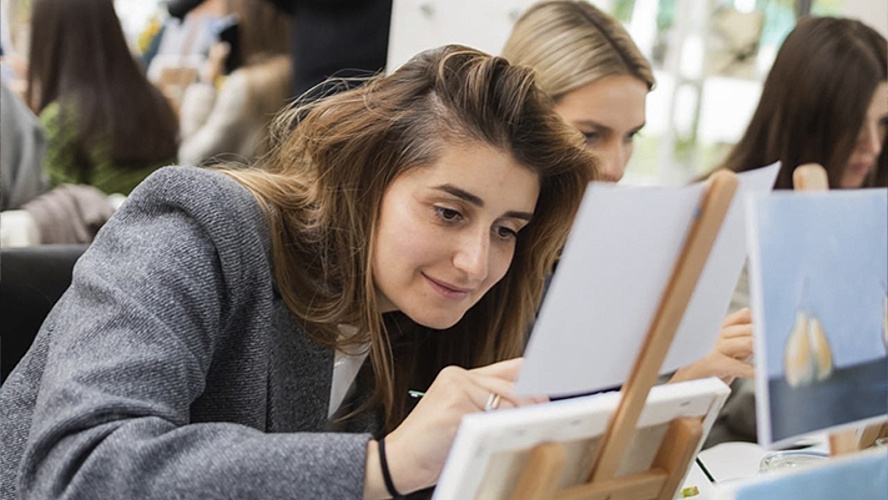 Фото: Губкинский > Администрация города