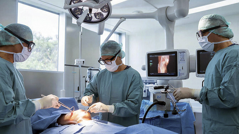 Салехардские хирурги в 2026 году проведут более 100 роботизированных операций на коленях