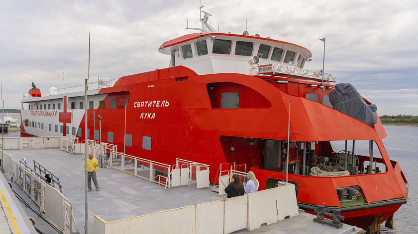В Салехард прибыл первый медицинский теплоход нового поколения