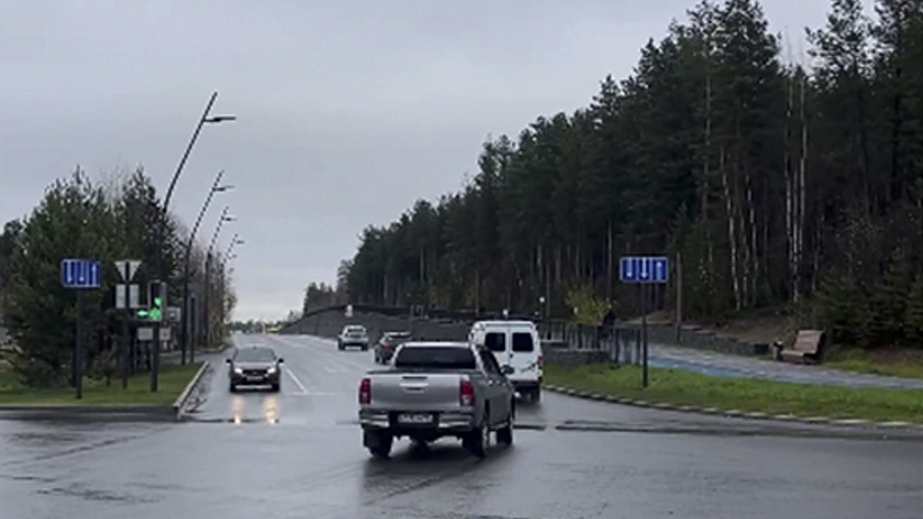 В Ноябрьске после жалоб горожан изменили движение на перекрестке