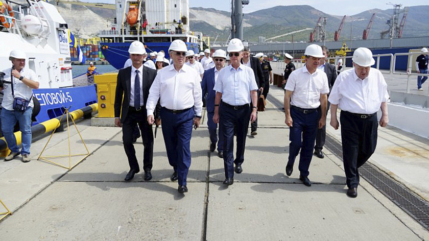 Патрушев указал на важность развития аварийно-спасательного флота в Арктике