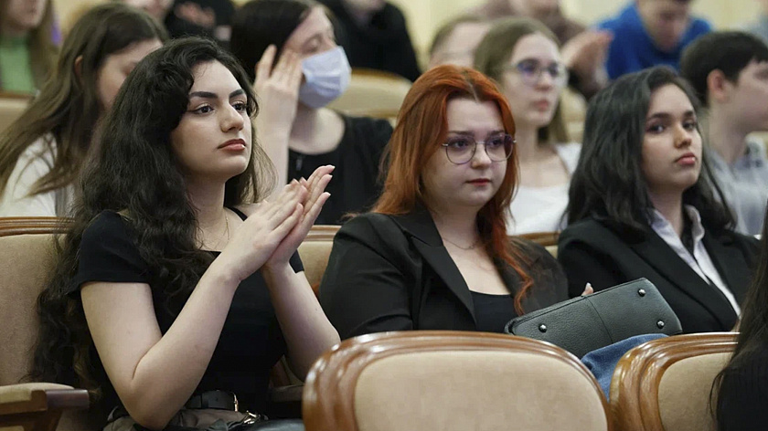 Три российских вуза получили предостережение от Рособрнадзора