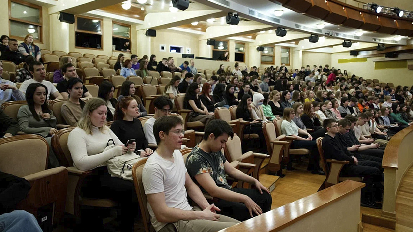 Ямальцам объяснили, почему в регионе не планируют открывать вузы