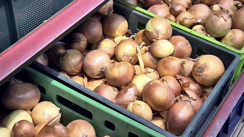 Россиян предупредили о штрафе за собранную луковую шелуху в магазине перед Пасхой