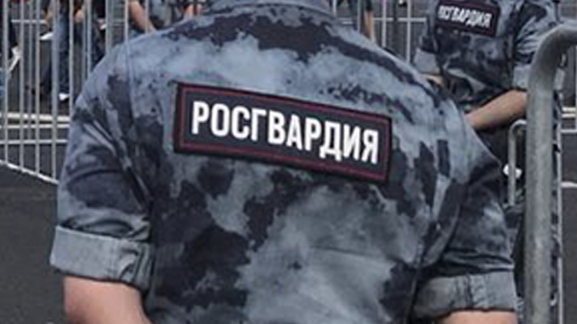 В Тарко-Сале росгвардейцы спасли пострадавшего в ДТП пенсионера