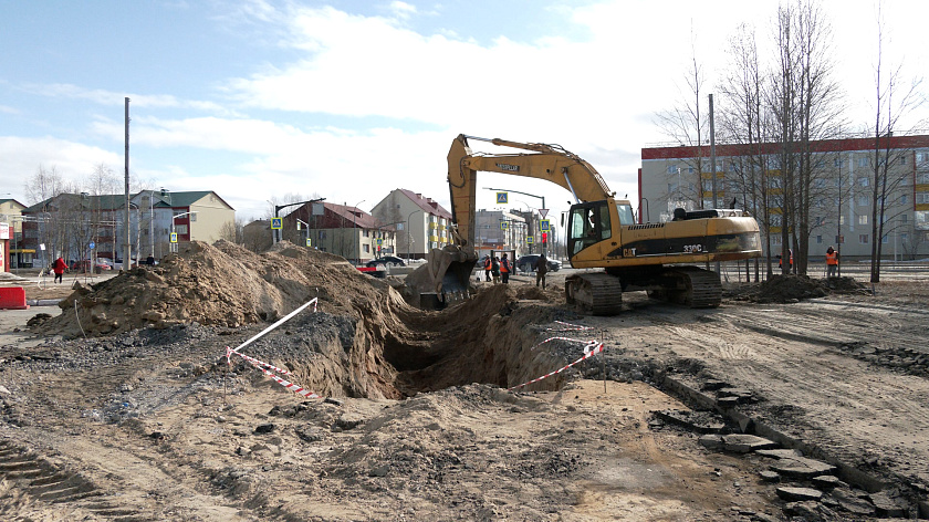 Ноябрьские коммунальщики приступили к замене 1500 метров теплопровода
