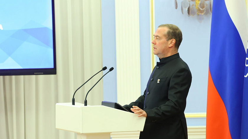 Слушать людей и решать проблемы: ЕР сохраняет главный принцип новой народной программы партии