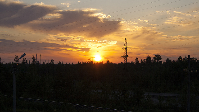 Приуральский район озарило солнце в виде гигантской свечи