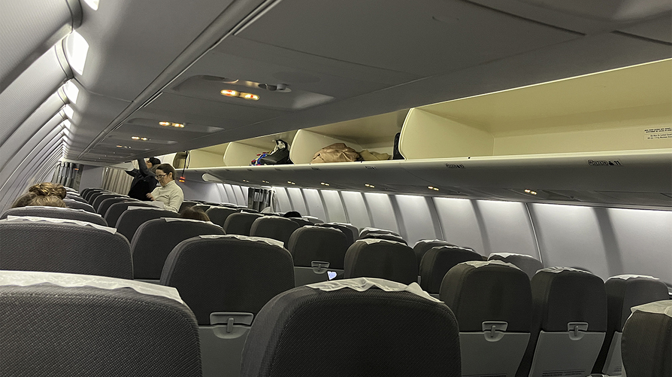 Власти опровергли информацию о переходе на круглосуточный режим работы аэропорта Салехарда