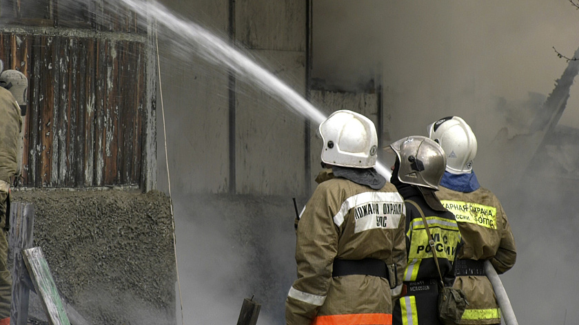 Прокуратура организовала проверку после смертельного пожара в доме в Лабытнанги