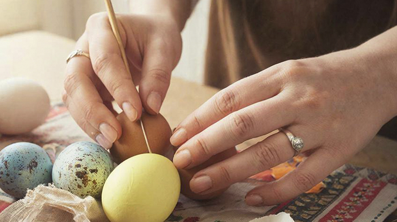 Тренды, которые взорвут соцсети: как сделать самые красивые и необычные яйца на Пасху