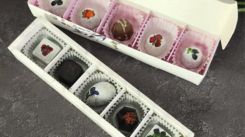 Кондитер из Ноябрьска покорила международное жюри конфетами «Сияние Ямала»