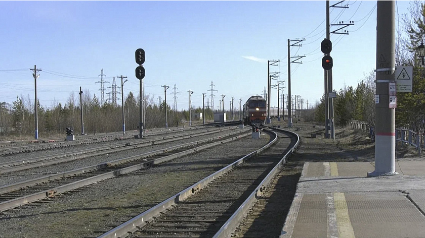 На железнодорожных переездах Ноябрьска временно перекроют движение