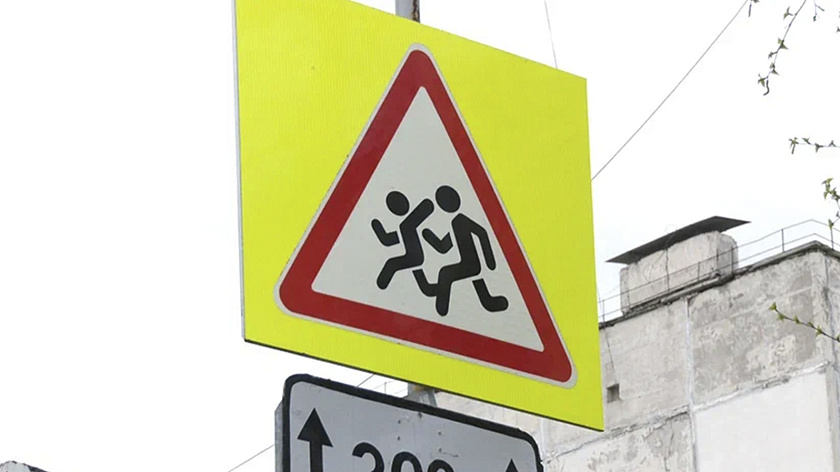 В Надыме пересмотрят дорожные знаки на опасном участке после жёсткого ДТП с ребёнком