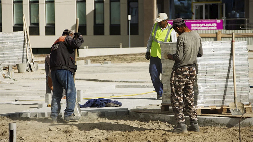 Более 800 мигрантов депортировали из Югры с начала 2025 года