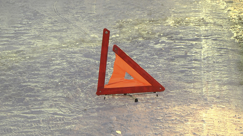 Югорчанка пострадала при столкновении иномарки с большегрузом 