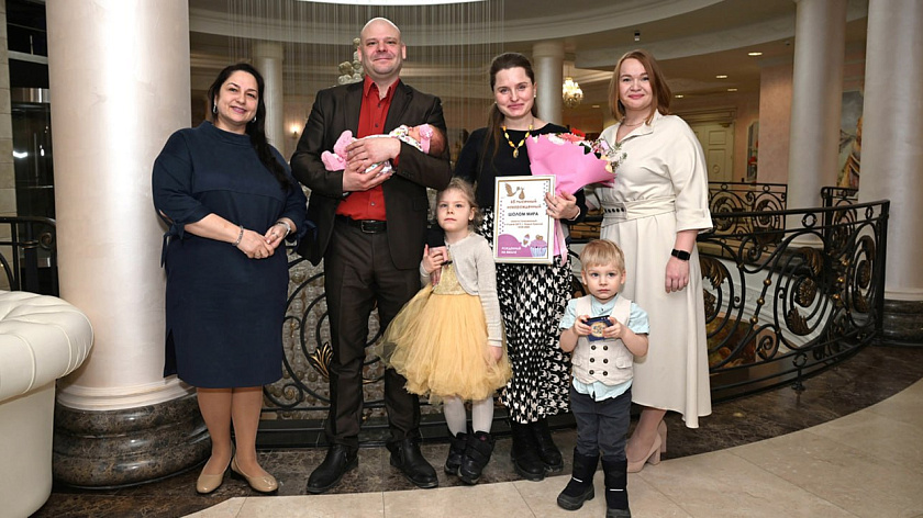 Девочка по имени Мира стала 65-тысячной новорождённой в Новом Уренгое 